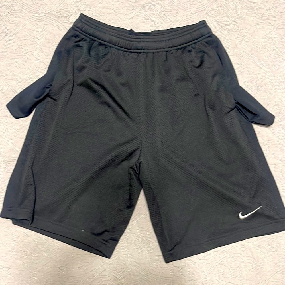 Men’s black Nike Dri-Fit athletic shorts size small